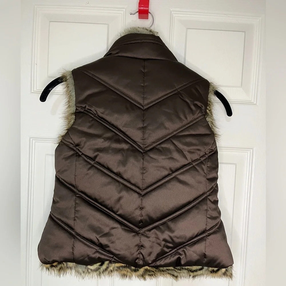 Gap NWT Kids Brown Faux Fur and Brown Reversible Puffer Vest, Size 6/7 Small
